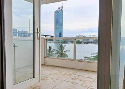 1 Bed 200 Sqm Riverside Tower For Rent