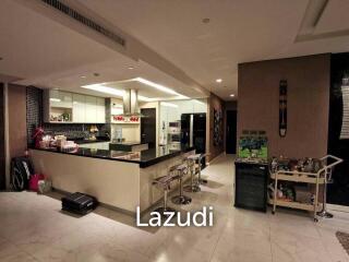 3 bed 3 bath 242 SQ.M Watermark Chaophraya