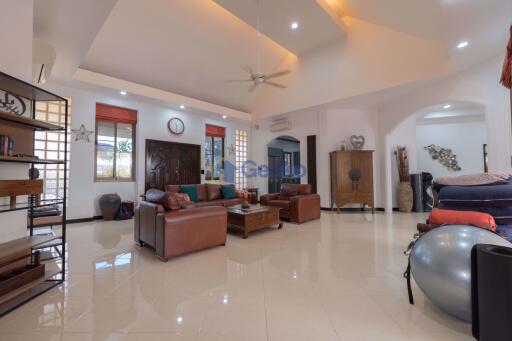 3 Bedrooms House in The Lanterns East Pattaya H010677