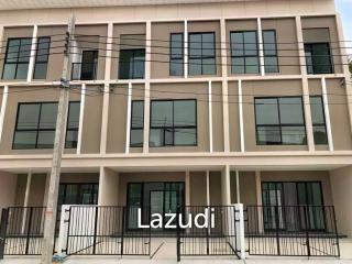 3 Bed 3 Bath 141 SQ.M Patio Srinakarin Rama 9