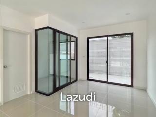 3 Bed 3 Bath 141 SQ.M Patio Srinakarin Rama 9