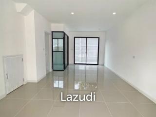 3 Bed 3 Bath 141 SQ.M Patio Srinakarin Rama 9