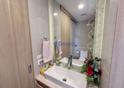 1 Bedroom Condo in The Riviera Wong Amat Beach Wongamat C010682