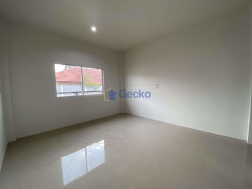 3 Bedrooms House in Manee Ville East Pattaya H010691