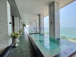 1 Bedroom Condo in The Riviera Wong Amat Beach Wongamat C010709