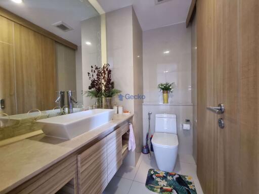 1 Bedroom Condo in The Riviera Wong Amat Beach Wongamat C010709