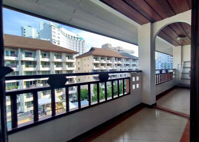 2 Bedrooms Condo in Jomtien Shining Star Jomtien C010514