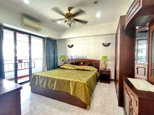 2 Bedrooms Condo in Jomtien Shining Star Jomtien C010514