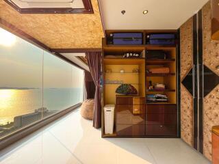 3 Bedrooms Condo in Sky Residences Pratumnak C010727