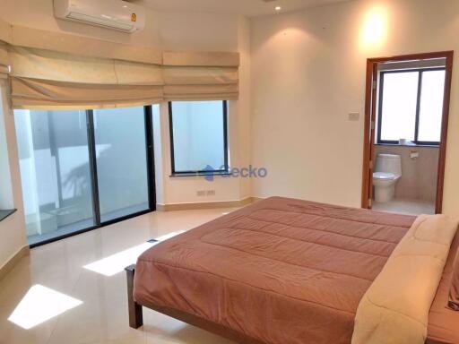 3 Bedrooms House in Jomtien Park Villas Jomtien H008898