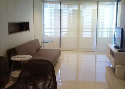 For RENT : Lake Avenue / 1 Bedroom / 2 Bathrooms / 88 sqm / 35000 THB [4151387]