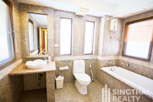 For RENT : SAWIT SUITES / 2 Bedroom / 2 Bathrooms / 131 sqm / 35000 THB [6913592]