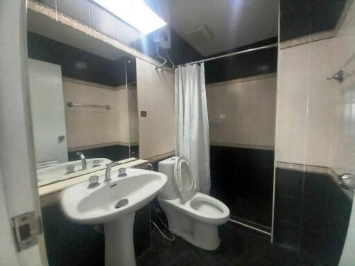 For RENT : The Capital Sukhumvit 30/1 / 2 Bedroom / 2 Bathrooms / 90 sqm / 37000 THB [7899691]