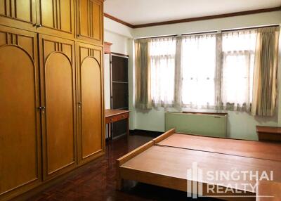 For RENT : Aree Mansion / 3 Bedroom / 3 Bathrooms / 181 sqm / 35000 THB [8280925]