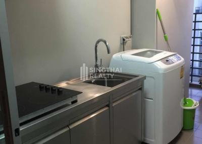 For RENT : Belle Grand Rama 9 / 2 Bedroom / 1 Bathrooms / 77 sqm / 35000 THB [9078035]