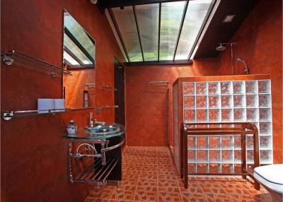 4 ห้องนอน, 4 ห้องน้ำ บ้าน ราคา ฿ 150,000/เดือน