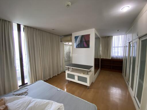 For RENT : Supalai Place / 2 Bedroom / 2 Bathrooms / 122 sqm / 35000 THB [9822434]