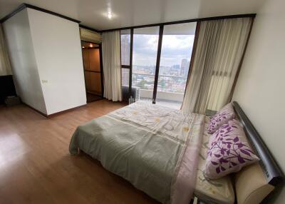 For RENT : Supalai Place / 3 Bedroom / 2 Bathrooms / 122 sqm / 35000 THB [9822499]