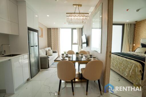 Copacabana Luxury Beachfront Condo for sale 2Bed 2Bath front view.