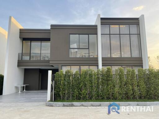 Presale - Luxury 2 storey pool villa house Moutain view in Pattaya