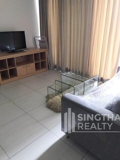 For RENT : The Lofts Ekkamai / 1 Bedroom / 1 Bathrooms / 46 sqm / 38000 THB [5954135]