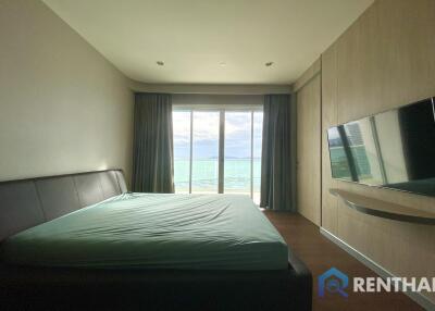 Beautiful Beachfront condo for sale in Na Jomtien Beach