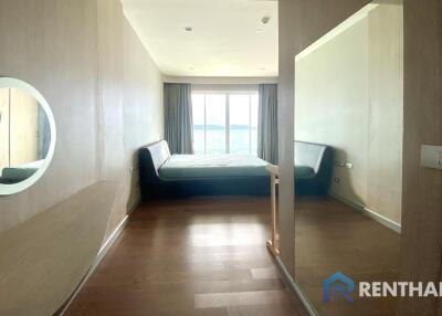 Beautiful Beachfront condo for sale in Na Jomtien Beach