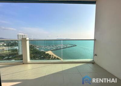 Beautiful Beachfront condo for sale in Na Jomtien Beach