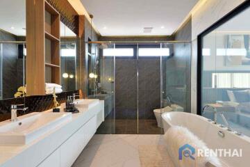 Luxury Living in Pattaya. Brand new, Fully furnished.