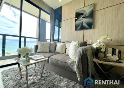 High rise condominium on Pratamnak hill, located near the beach only 250 meters.