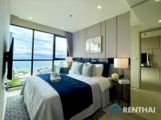 High rise condominium on Pratamnak hill, located near the beach only 250 meters.