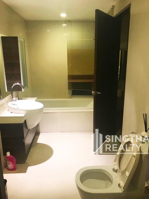 For RENT : Sky Walk Condominium / 2 Bedroom / 1 Bathrooms / 62 sqm / 38000 THB [6842095]