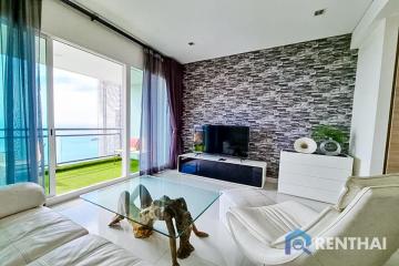 Sale with Tenant until 01.10.2024 at 25k thb a month! Luxury Beachfront condo for sale in Pattaya!