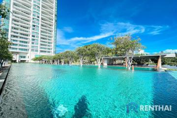 Sale with Tenant until 01.10.2024 at 25k thb a month! Luxury Beachfront condo for sale in Pattaya!