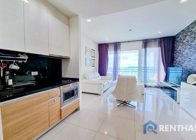 Sale with Tenant until 01.10.2024 at 25k thb a month! Luxury Beachfront condo for sale in Pattaya!