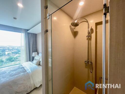 First come first serve, Hot price Beachfront condo in Jomtien