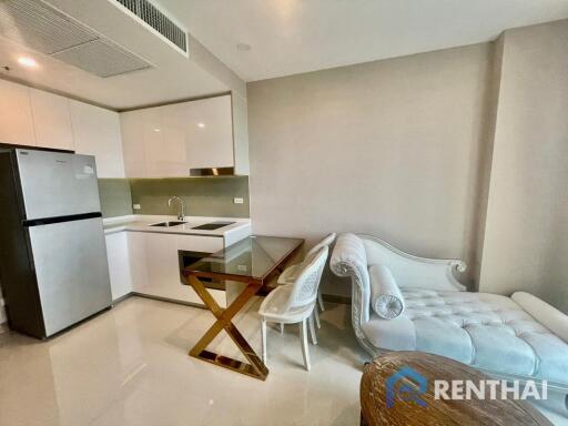 First come first serve, Hot price Beachfront condo in Jomtien