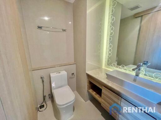 First come first serve, Hot price Beachfront condo in Jomtien