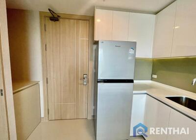 First come first serve, Hot price Beachfront condo in Jomtien