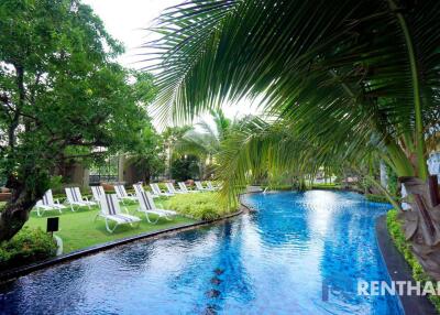 First come first serve, Hot price Beachfront condo in Jomtien