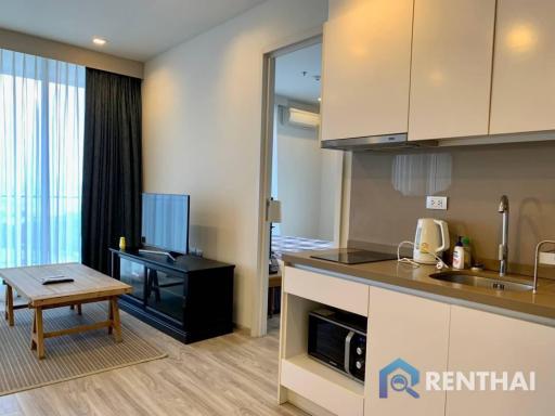 For sale Beachfront condo in  Pattaya.