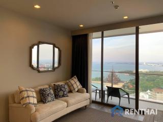 For sale Beachfront condo in  Pattaya.