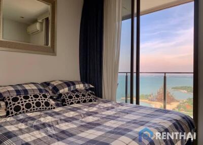 For sale Beachfront condo in  Pattaya.