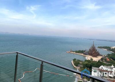 For sale Beachfront condo in  Pattaya.