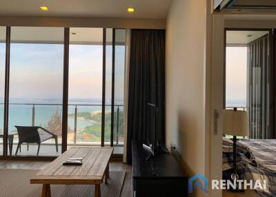 For sale Beachfront condo in  Pattaya.