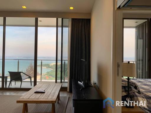 For sale Beachfront condo in  Pattaya.