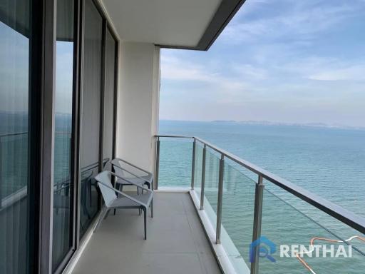 For sale Beachfront condo in  Pattaya.