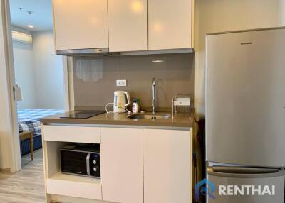 For sale Beachfront condo in  Pattaya.