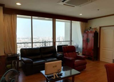 For RENT : Sathorn House / 3 Bedroom / 2 Bathrooms / 120 sqm / 38000 THB [9307701]