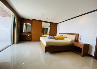 Duplex Three Bedroom Condo For Sale In Jomtien Beach Paradise